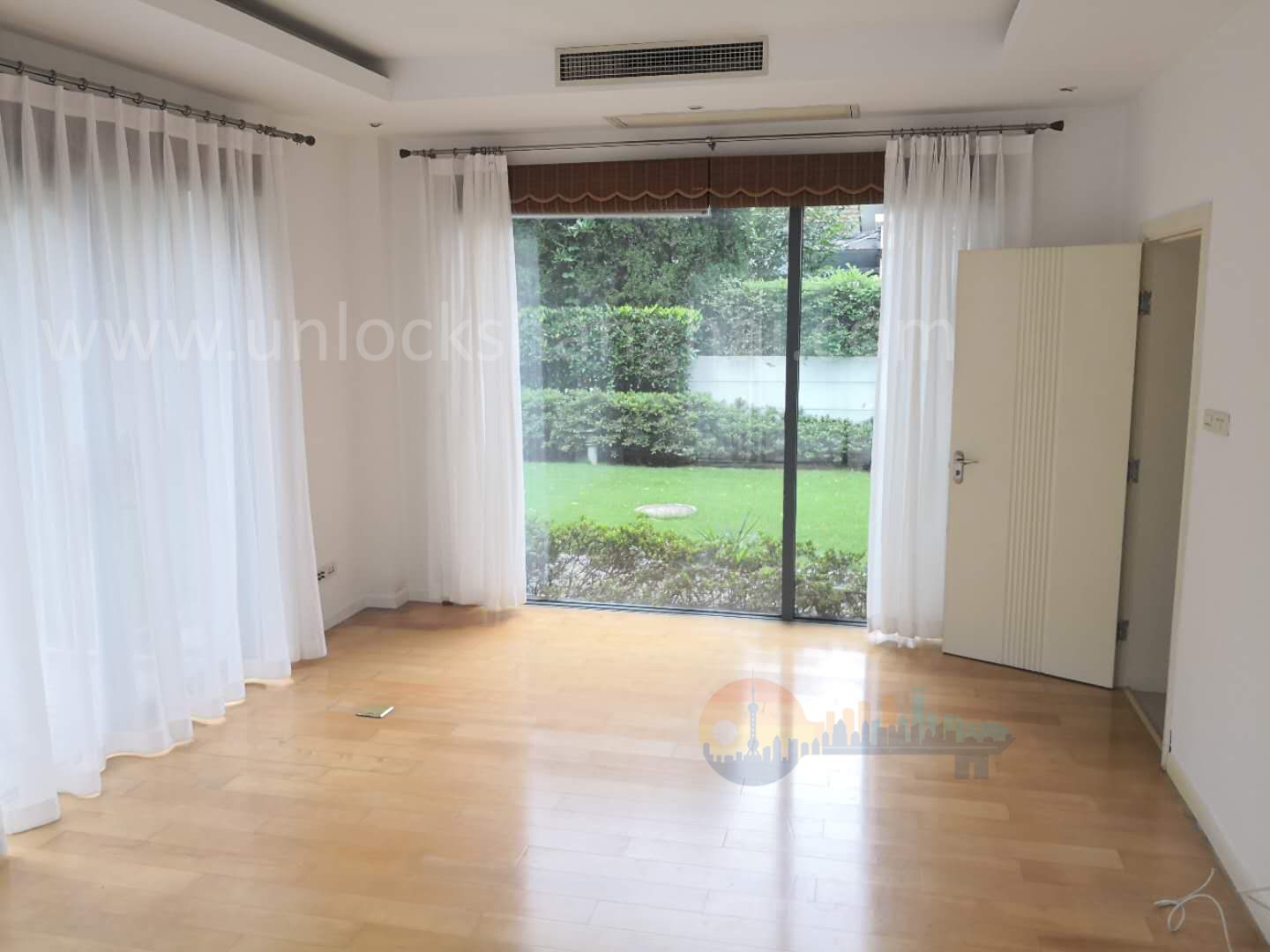 lakeside-ville-11026-4vcZd8