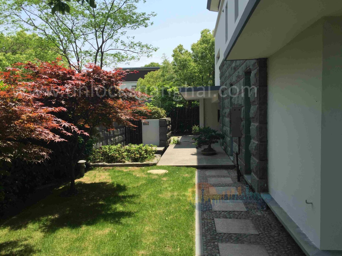 lakeside-ville-11026-AIxXjJ