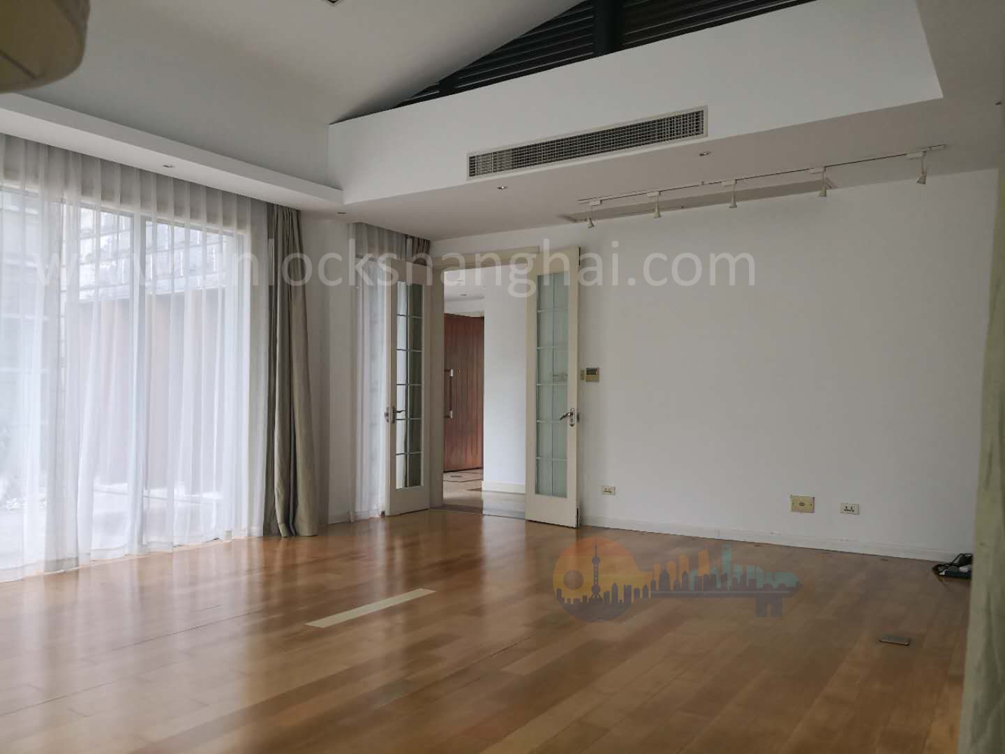 lakeside-ville-11026-GjQeRT