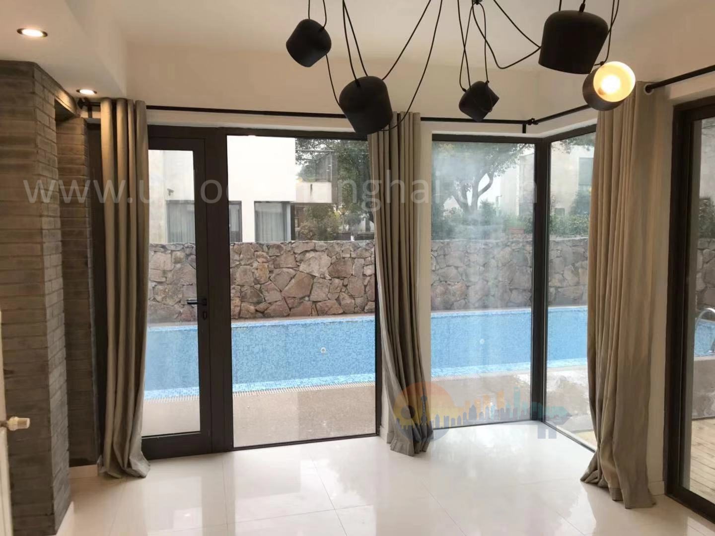 modern-villa-11015-51yYkW