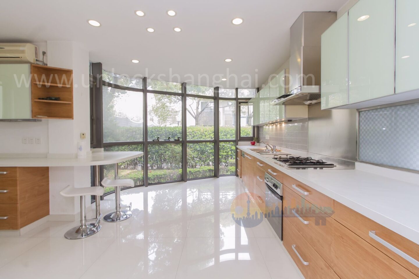 modern-villa-11197-0mibYK