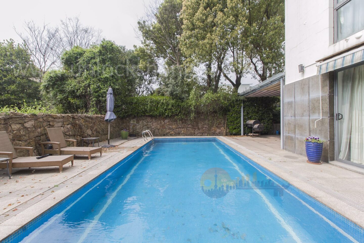 modern-villa-11197-pqnwdh