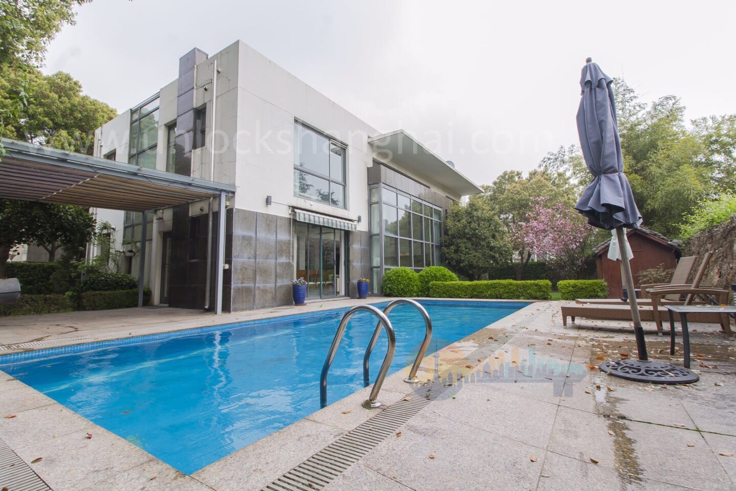 modern-villa-11197-vSfeho