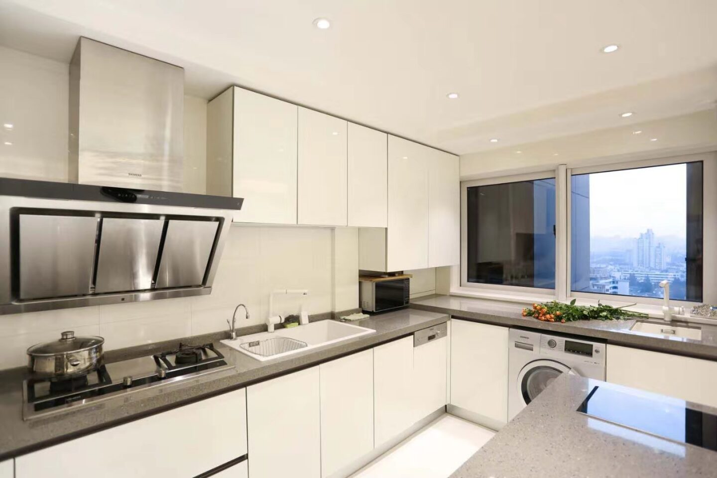 palace-court-20486-CBf30u