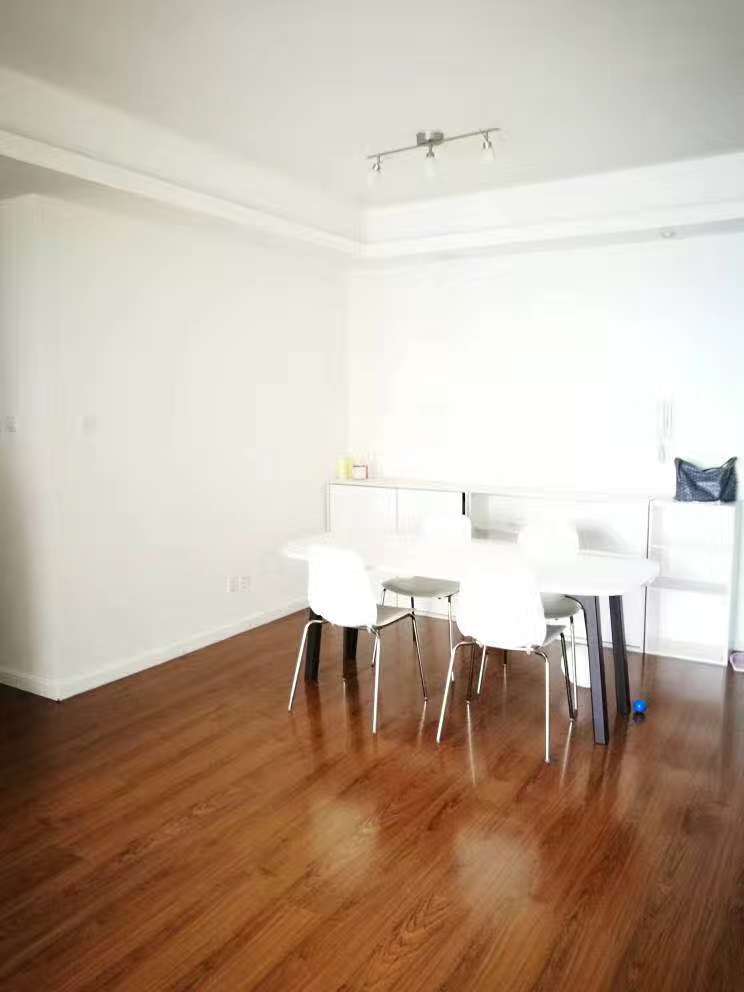 palace-court-20487-a8BvYF