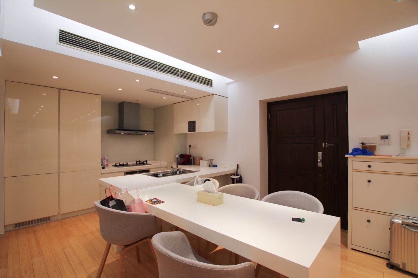 palace-court-20490-8zVe6t