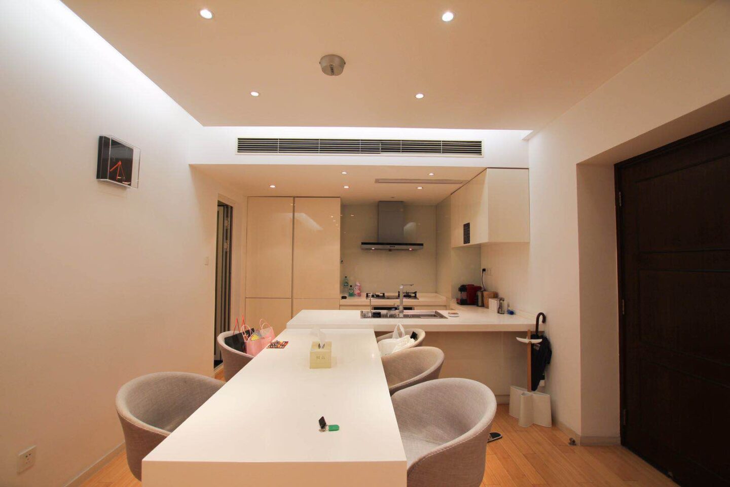 palace-court-20490-BzOf0k