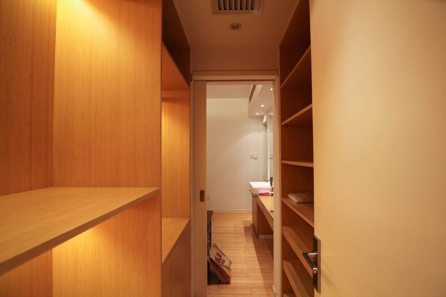 palace-court-20490-Wrgcgk