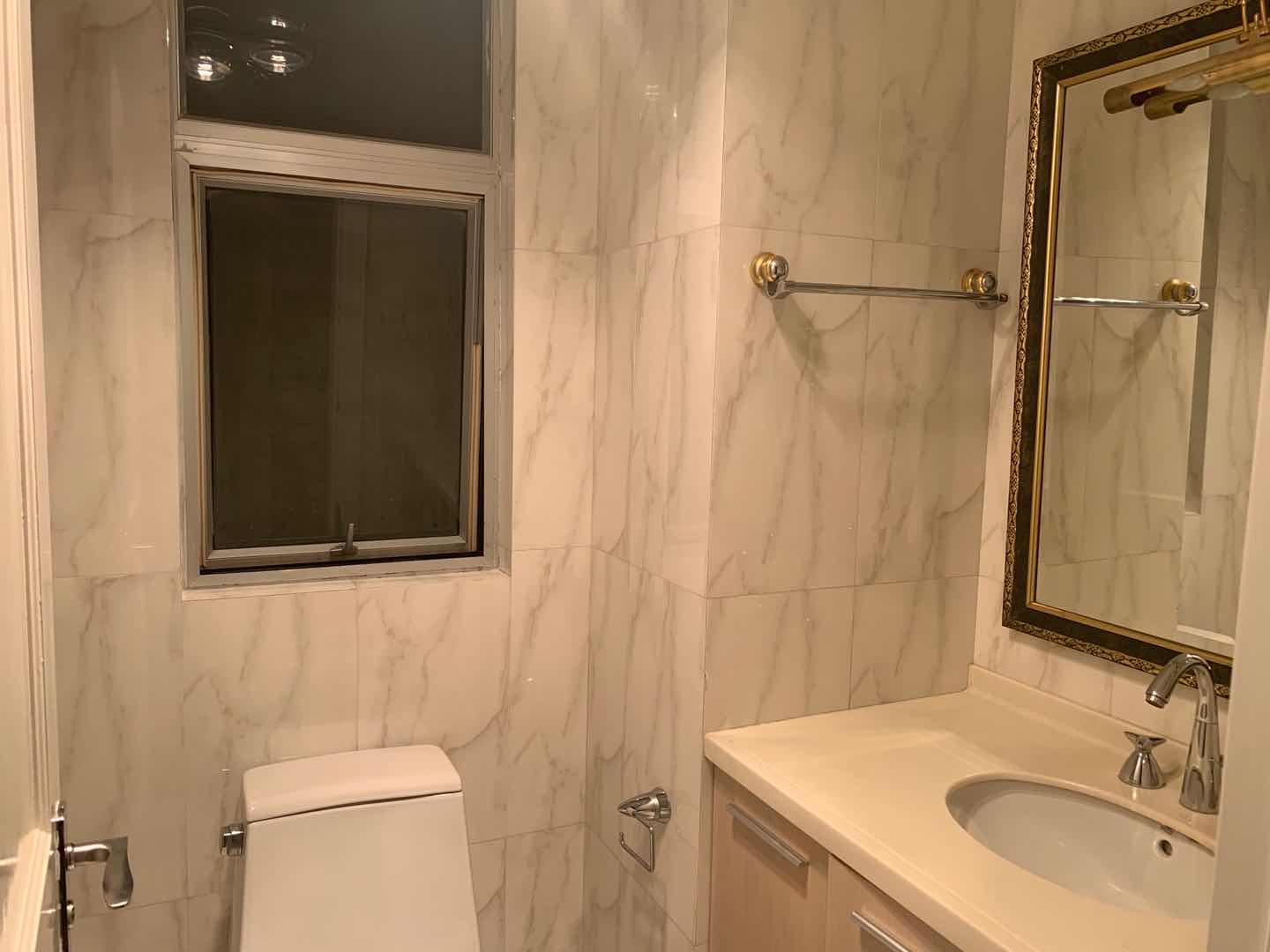 palace-court-20492-0wL34G