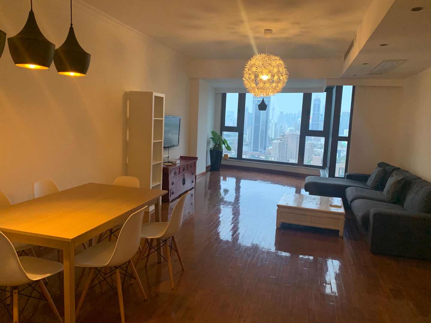 palace-court-20492-Yk6Si6