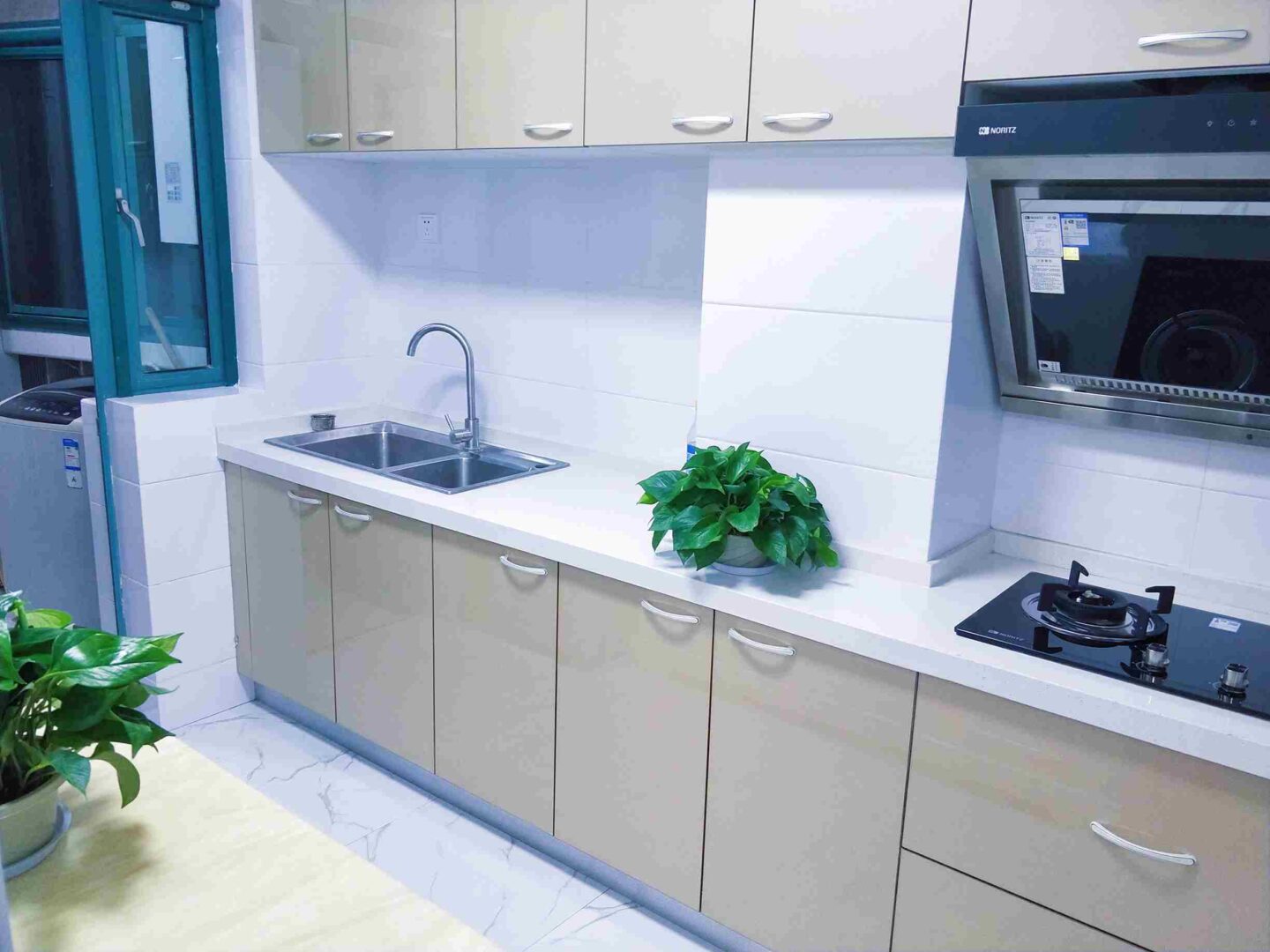 st-johnson-20742-BnyVeK