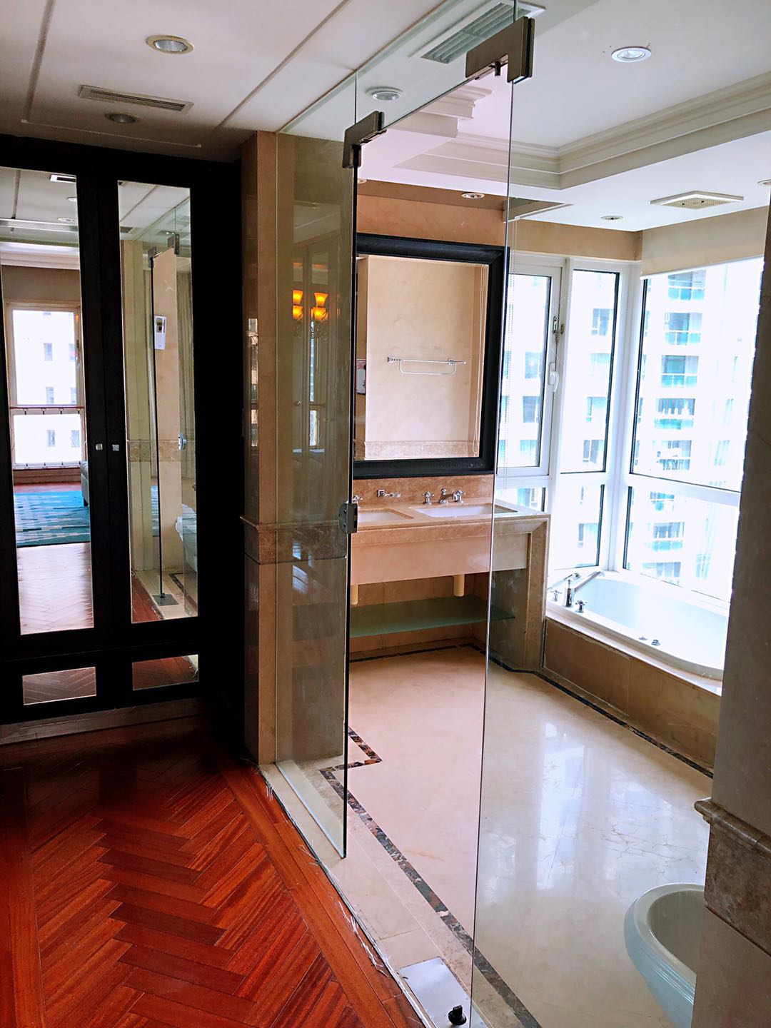 the-bound-of-bund-20827-Ct02rs