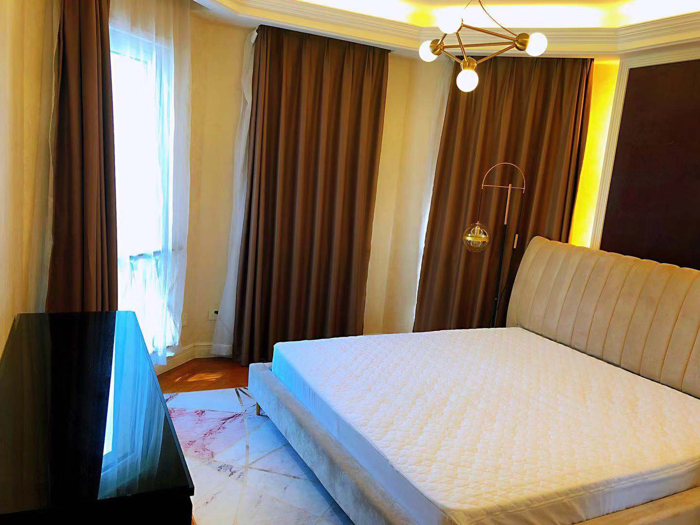 the-bound-of-bund-20841-fzgmt3