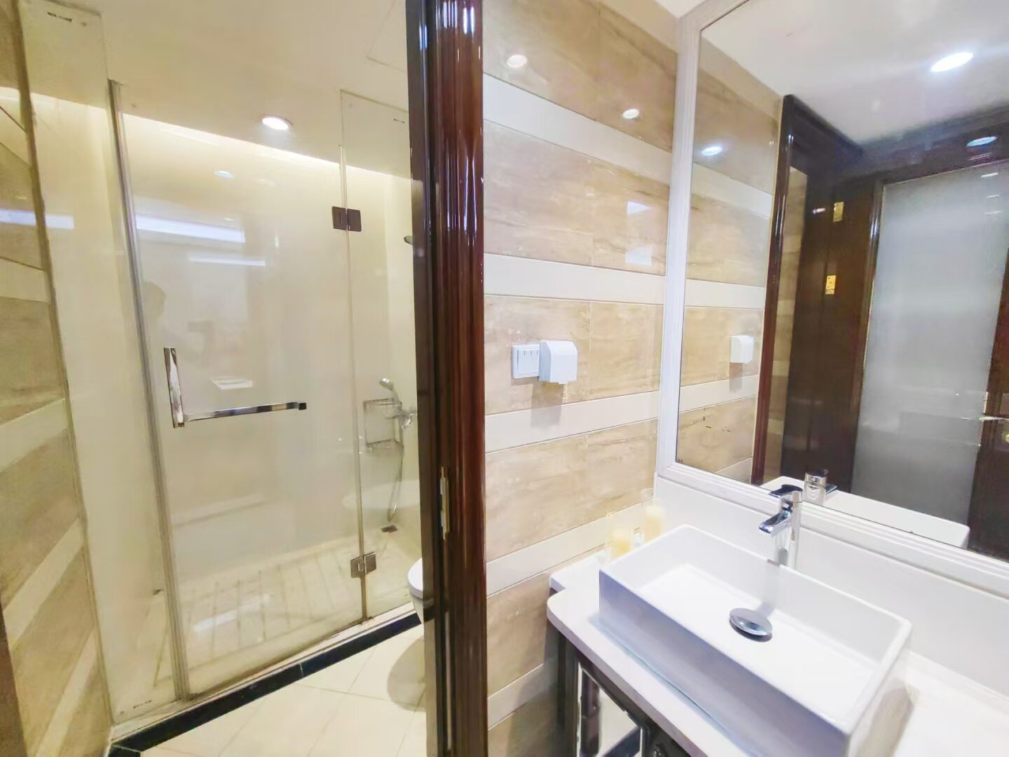 the-bound-of-bund-35405-8lMBpp