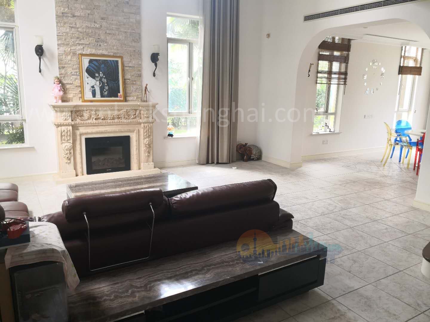 violet-country-villa-11061-LNrvOa