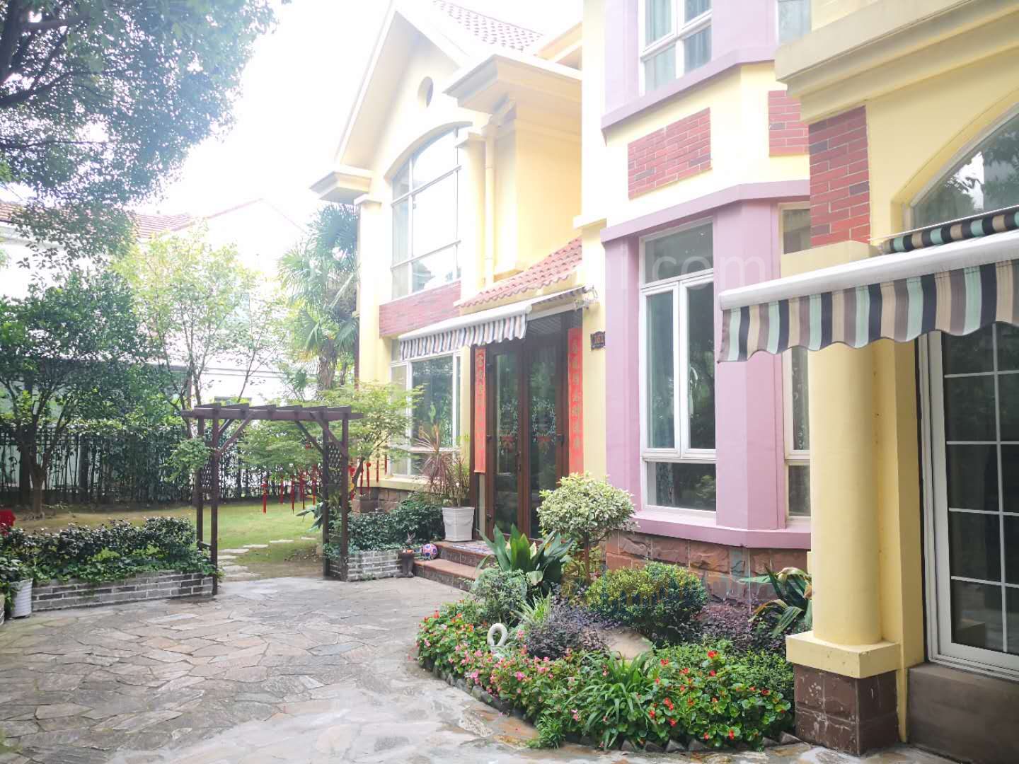 violet-country-villa-11061-Q3acay