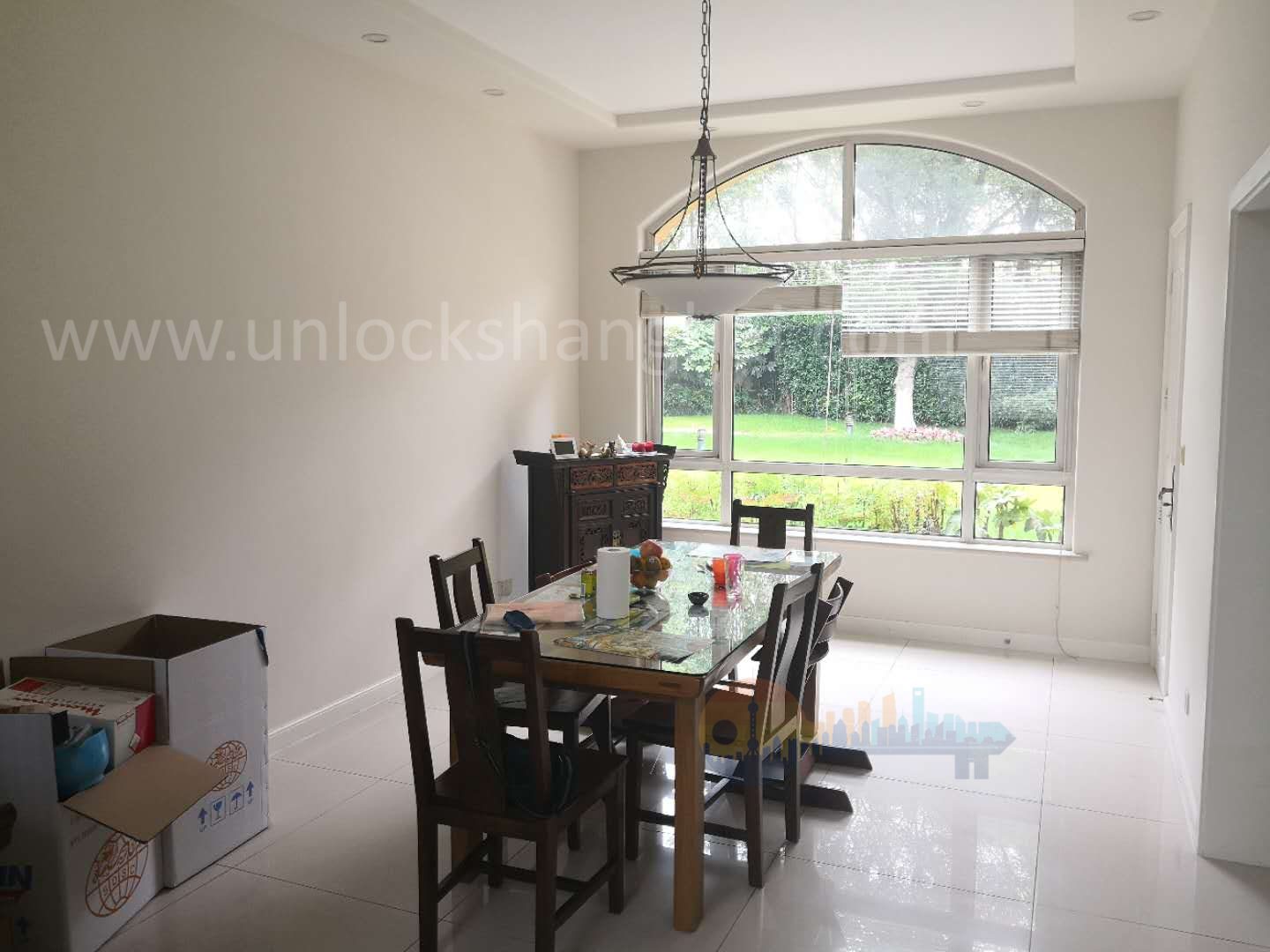 violet-country-villa-11099-pg5tMS