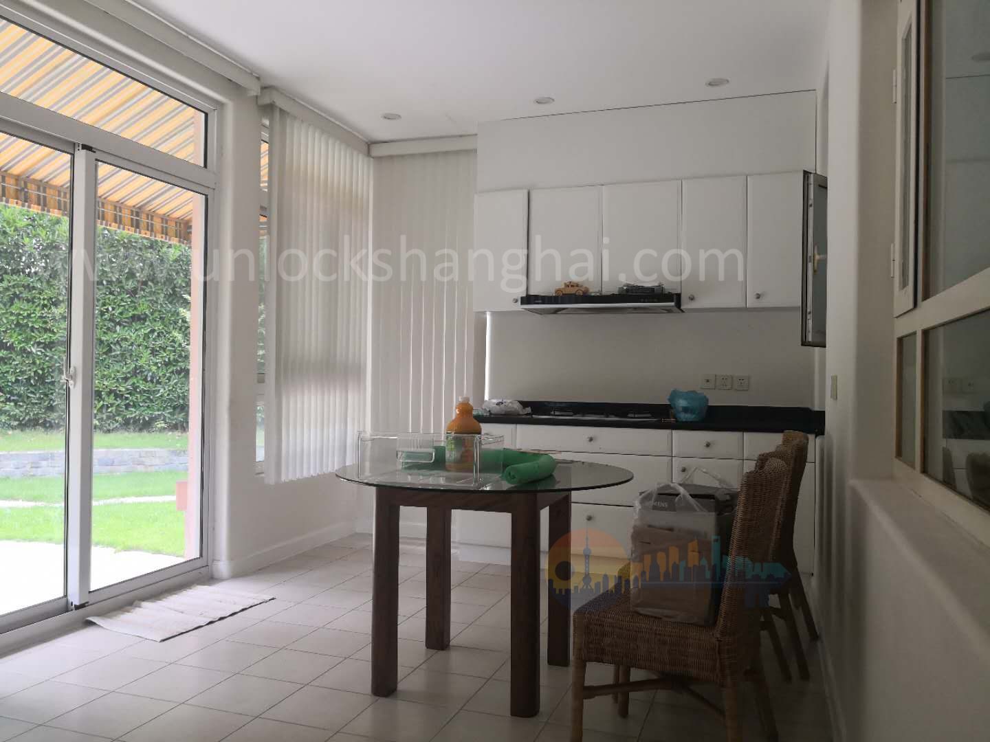 violet-country-villa-11099-zjyhh0