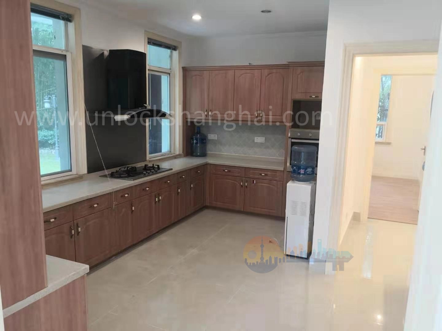 violet-country-villa-11194-LV09LR