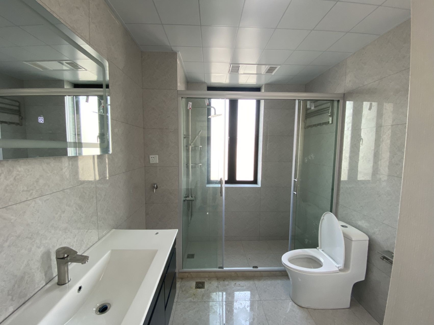 1764245884121_uwq4zvc6jzyodp27dksia